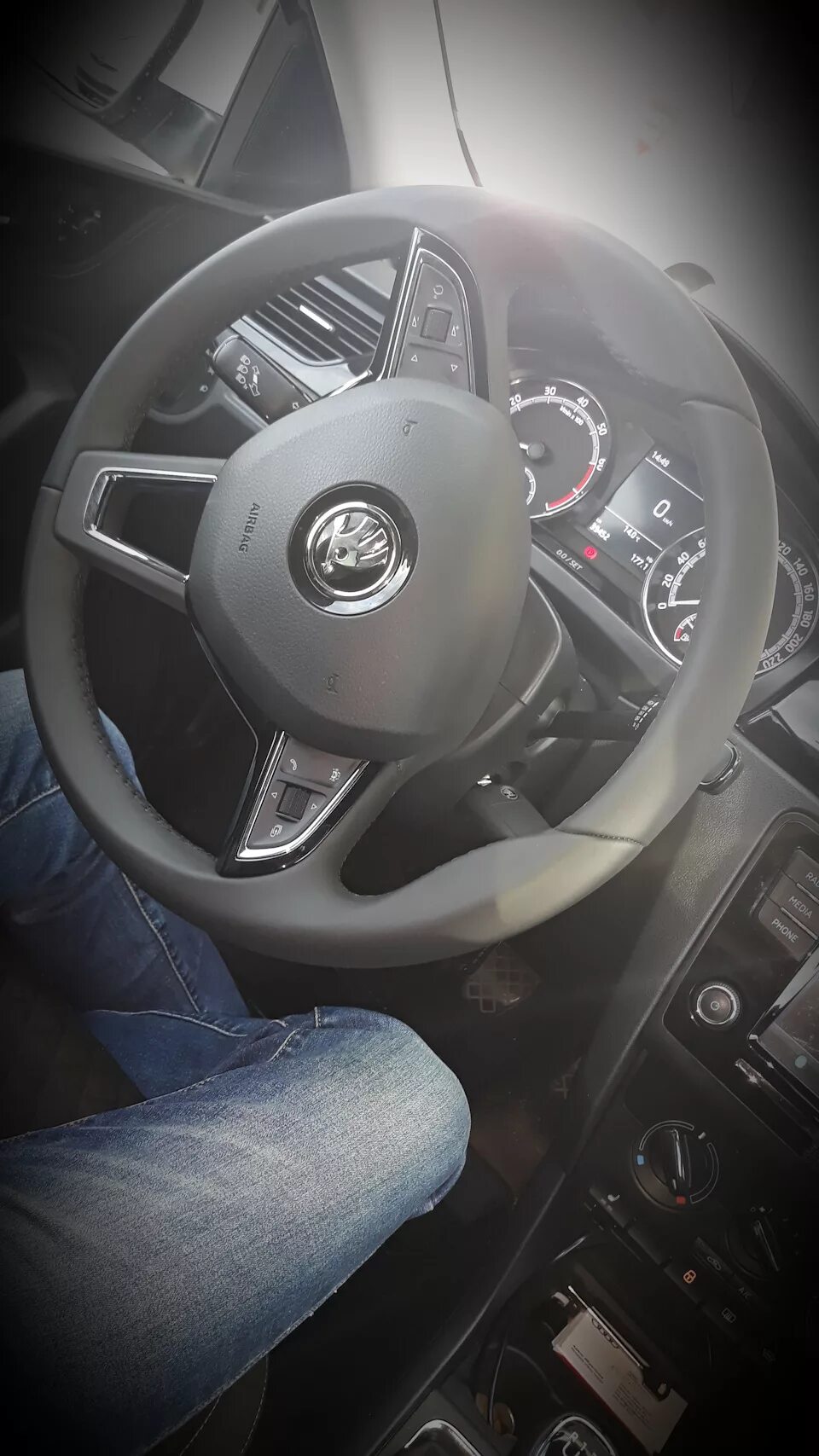 Замена подрулевого - Skoda Rapid (1G), 1,6 л, 2014 года своими руками DRIVE2