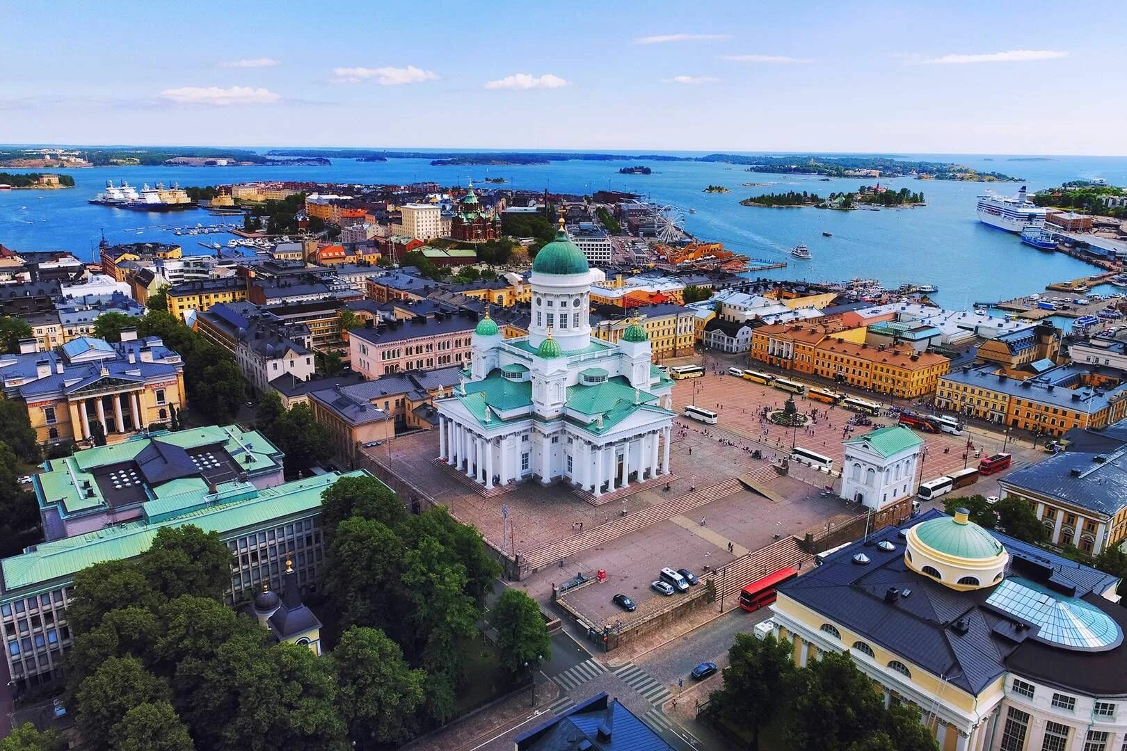Хельсинки столица Финляндии. Хельсинки центр города. Финляндия Хельсинки центр. Хельсинки столица Финляндии достопримечательности.