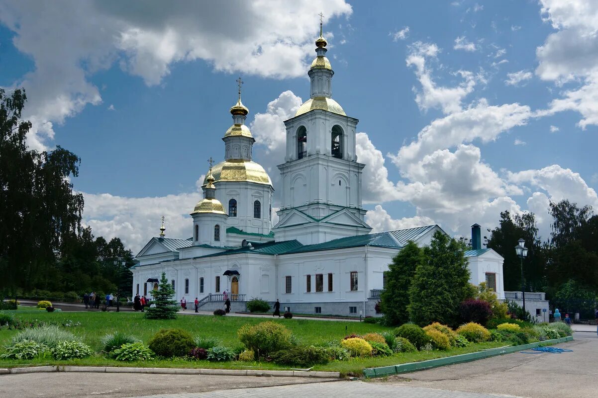 храмы дивеево казанский собор. серафимо-дивеевский монастырь казанская церковь. дивеево храм богородицы. дивеевский монастырь храм рождества христова. дивеево храм казанской иконы божией матери.