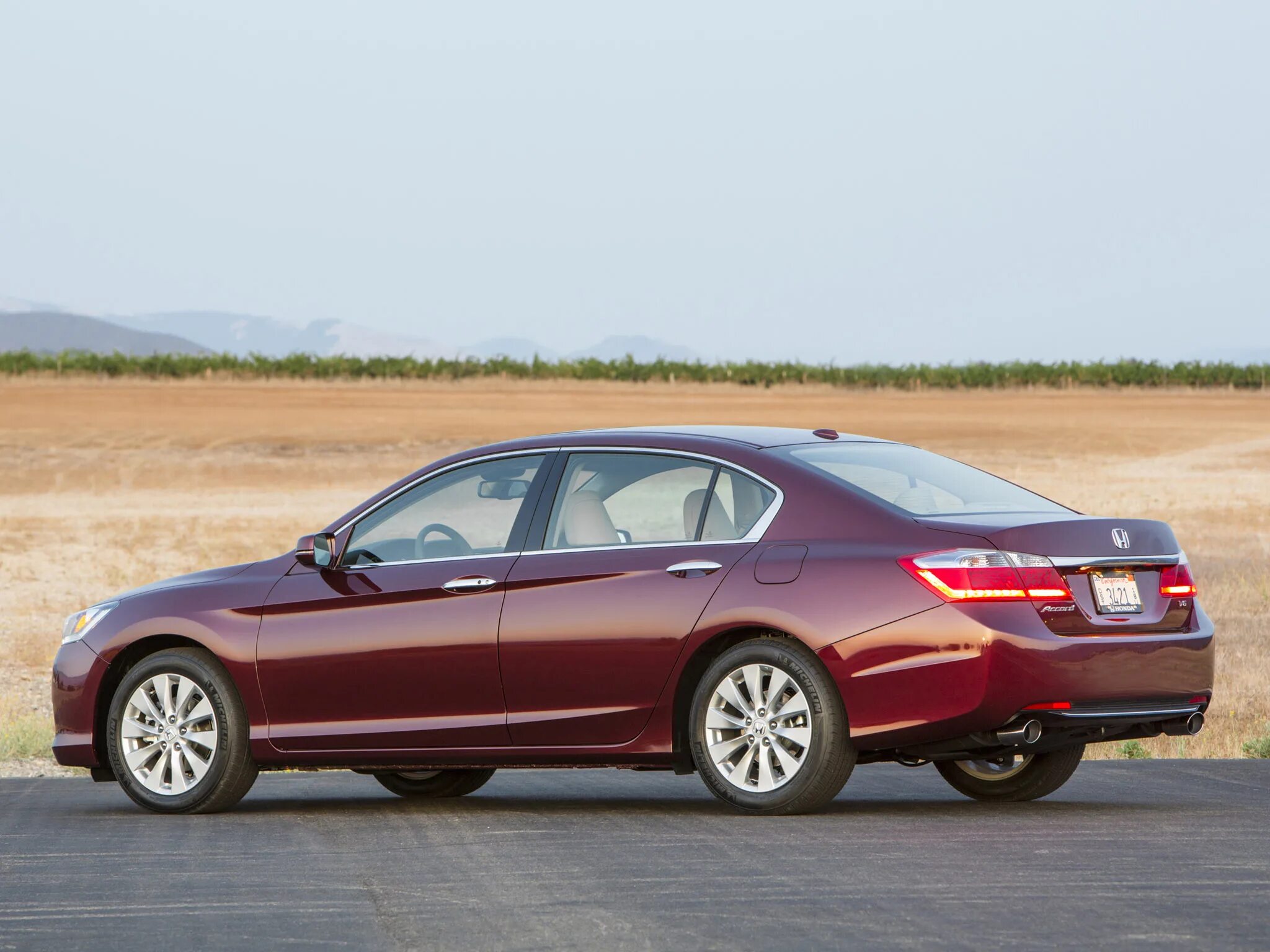 Седаны 2013 фото. Honda accord 2013. honda accord 2013 v6 sedan. honda accord 8 2013. хонда седан 2013.