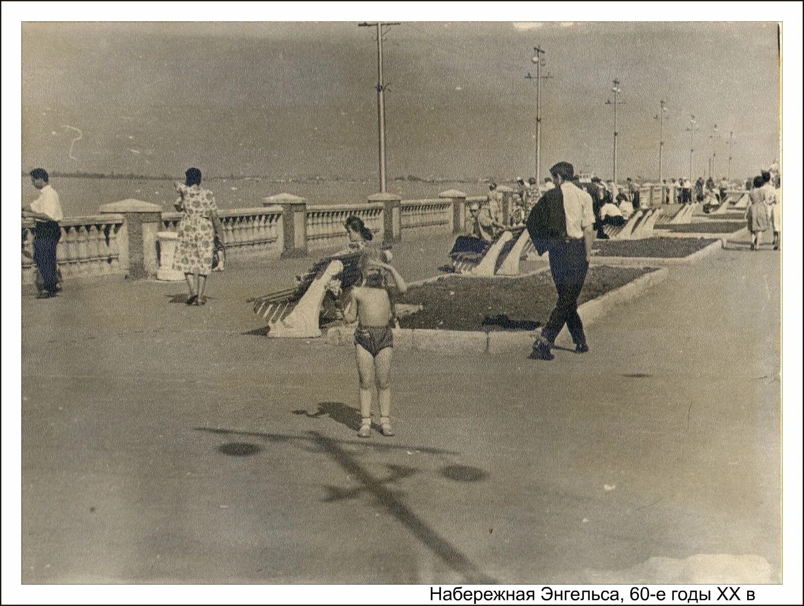 Старый Покровск Энгельс. Энгельс 19 века. Маяк Энгельса 1960 год. Фотографии старого Энгельса Покровска.