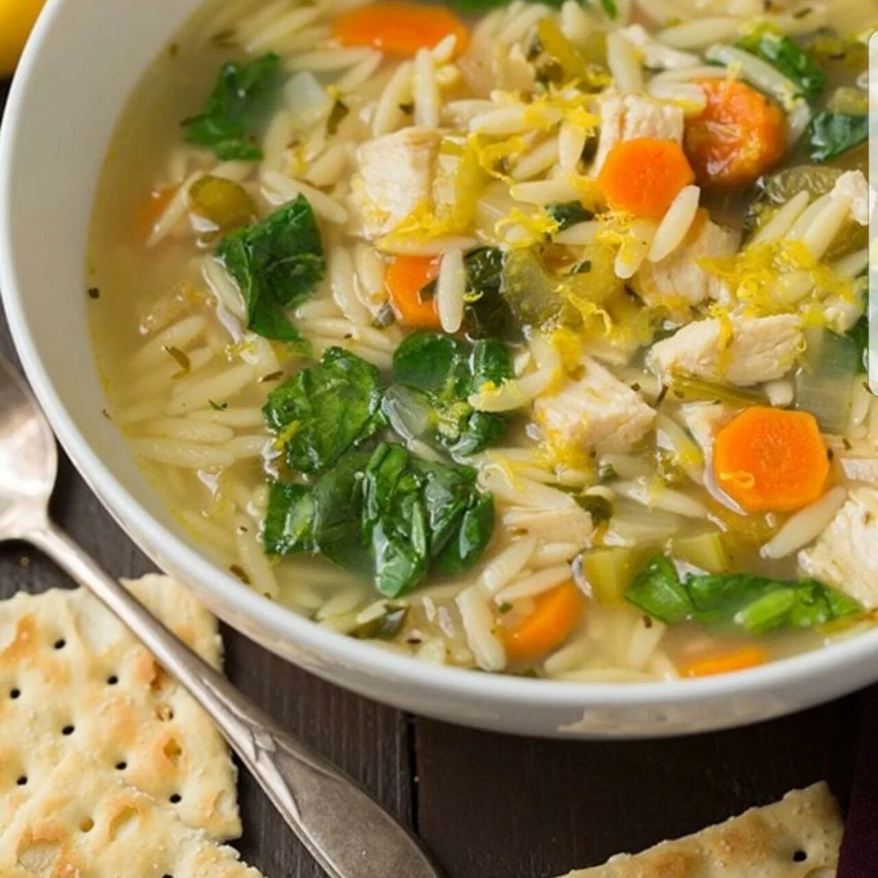 Вкусно быстро суп из курицы. Суп с орзо. суп с орзо рецепт. куриное орзо. суп с ризони.