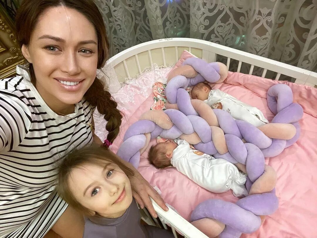 Кварацхелия дом 2. Дана и дима кварацхелия. Алёна ашмарина дом 2. Дом 2 телепередача. Дом шоу на тнт.