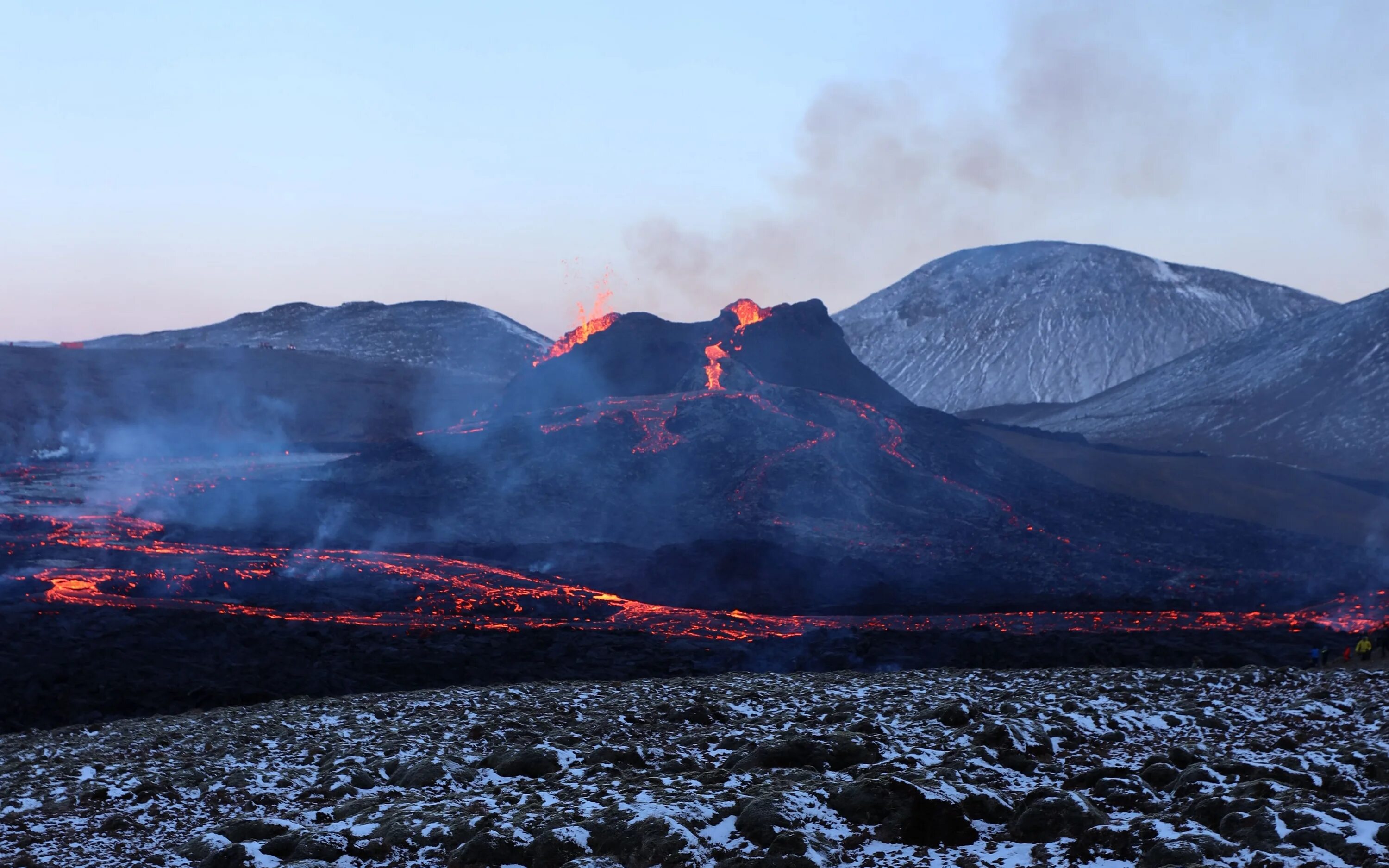 Извержение вулкана лава. Извержение вулкана. Вулкан рабочее. Извержение вулкана лава. Вулкан вулкан котопахи.