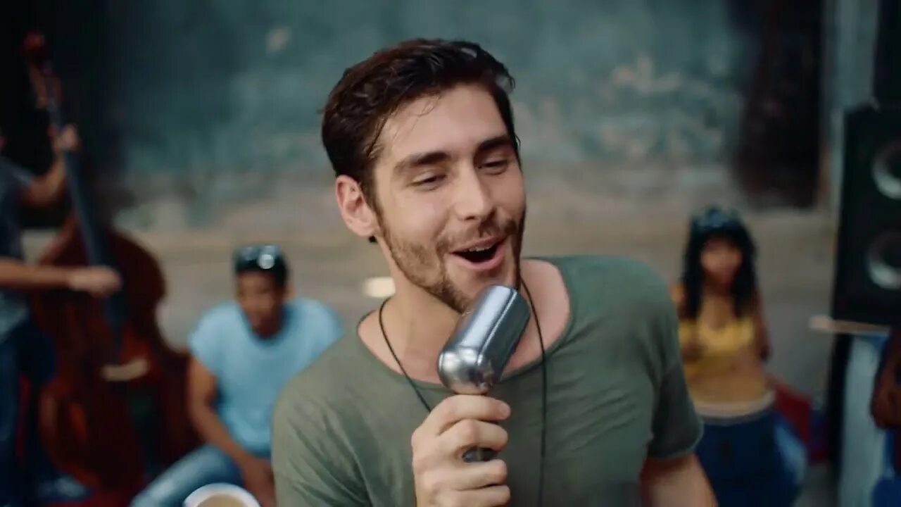 Песня sofia alvaro soler. Альваро солер. alvaro soler sofia обложка. europa plus tv словарный запас alvaro soler sofia.