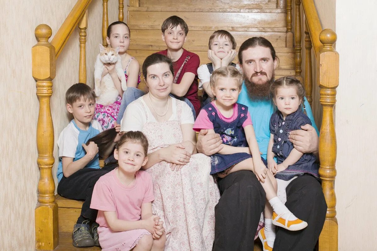 Первый семейный рф. Многодетная семья. Многодетная семья в России. Православная многодетная семья. Счастливая многодетная семья.