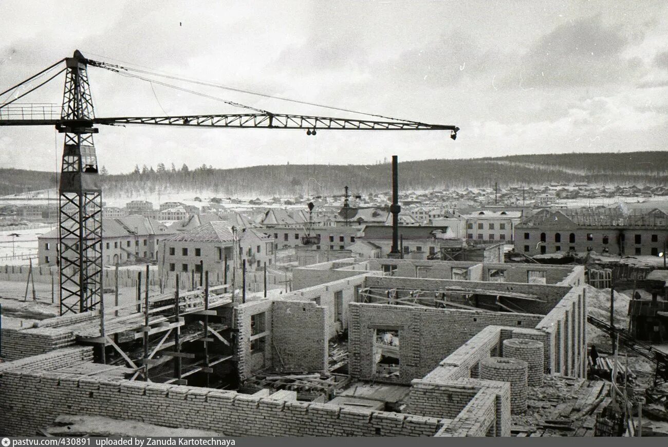 Жигулевск 1960. Жигулевск застройка 1950-х. Советская стройка. СССР на стройке.