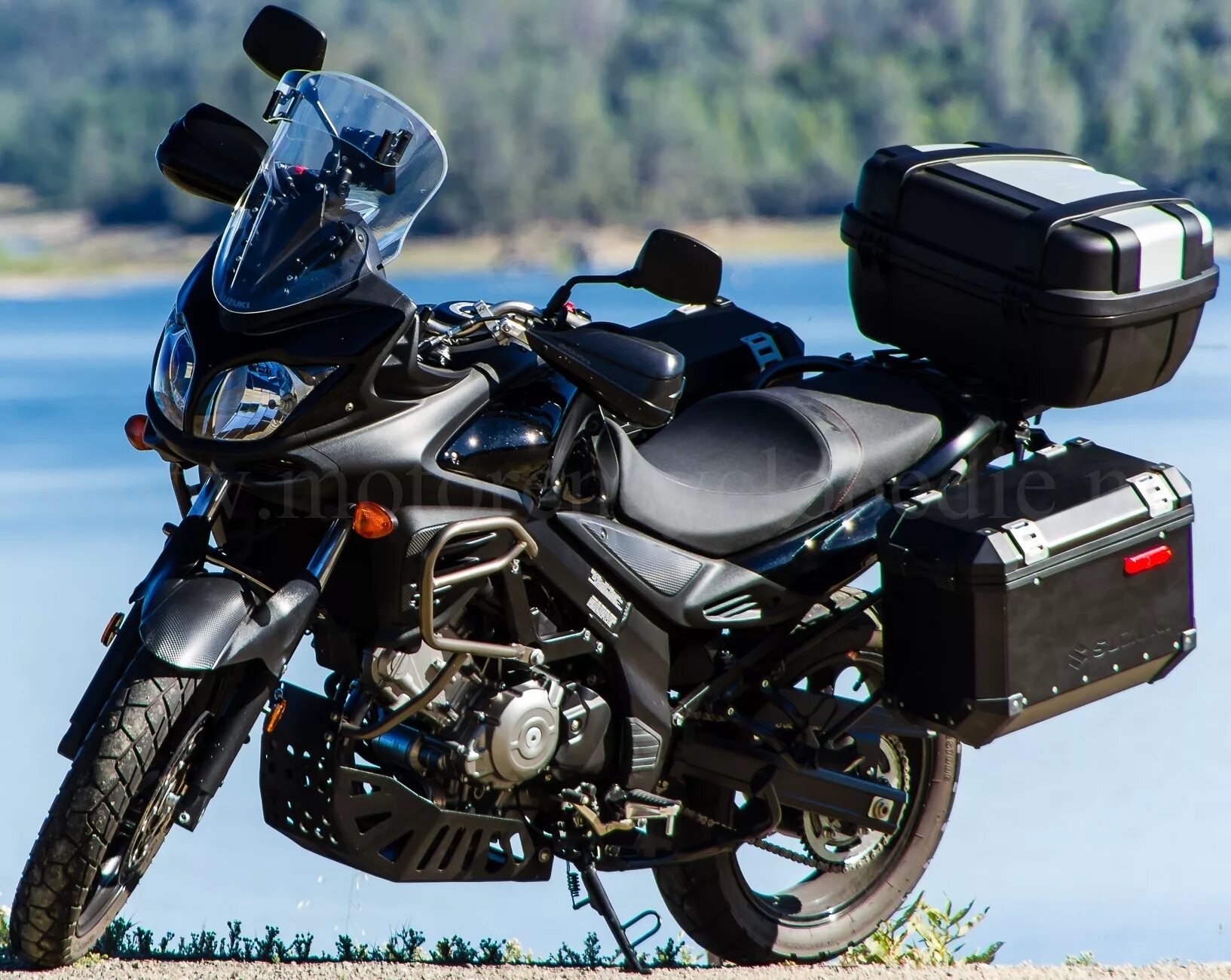 V strom купить. Suzuki dl650 v-Strom. Suzuki v-Strom 650. Suzuki v-Strom 650 XT. Suzuki 650 турэндуро.