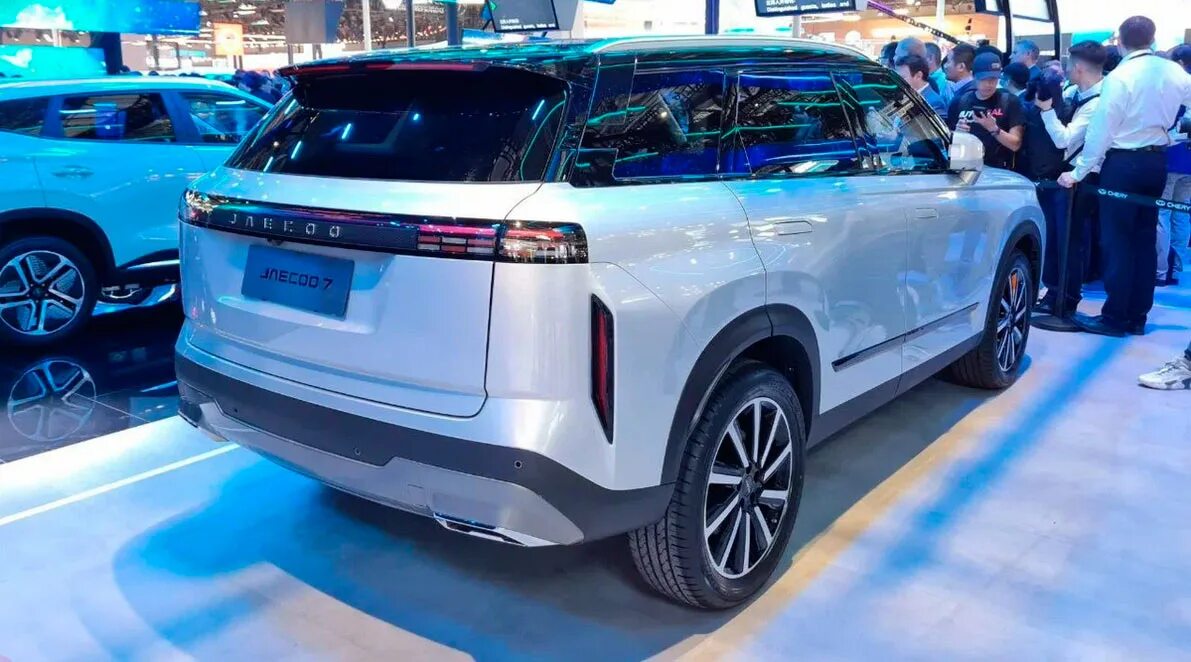Китайский кроссовер jaecoo. Jaecoo 7. jaecoo 7 кроссовер. chery omoda jaecoo. китайские автомобили.