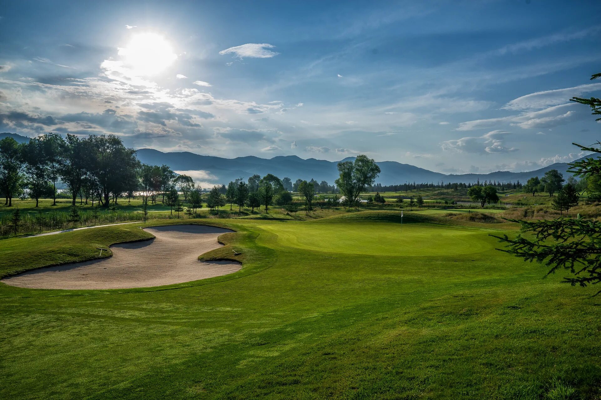 Куплю гольф клуб. Правец гольф. Golf Club. Поле для гольфа в Мурино. Monterey Golf Club.