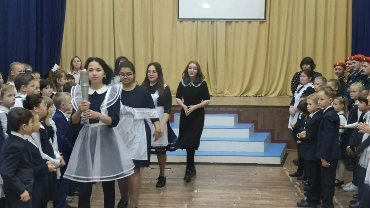 27 школа олимпиады. 27 школа олимпиады. 27 школа олимпиады. Школа 27 волгоград. Дети на олимпиаде по математике.