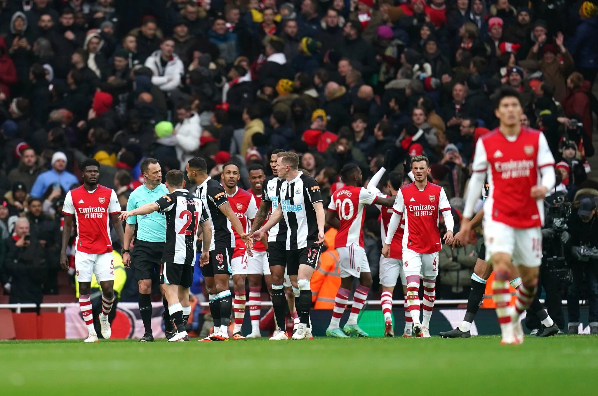 Arsenal newcastle. Арсенал Ньюкасл. Ньюкасл - Арсенал промо. Ньюкасл Арсенал фото. New Castle Players.