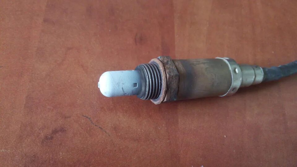 Датчик кислородный nissan 22740-5c000. Датчик кислорода на двигателе k7m812 верхний. Лямбда зонд пежо 206. Чистка датчика кислорода своими руками. Верхний нижний лямбда зонд ваз 2114.
