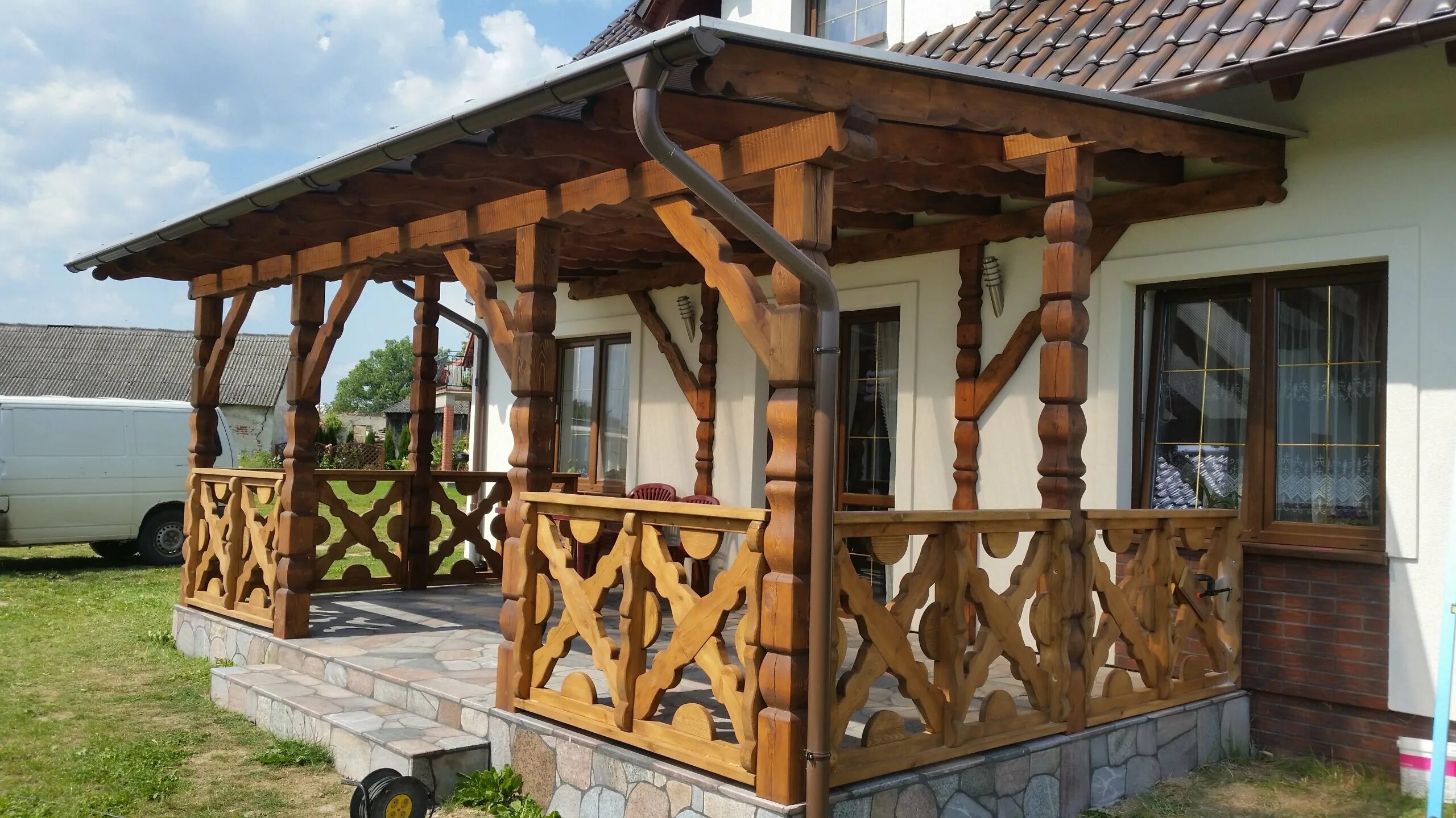 Столбы для беседки из дерева. Столбы для беседки из дерева. Беседка из дерева. Резные деревянные беседки. Беседка с колоннами из кирпича.