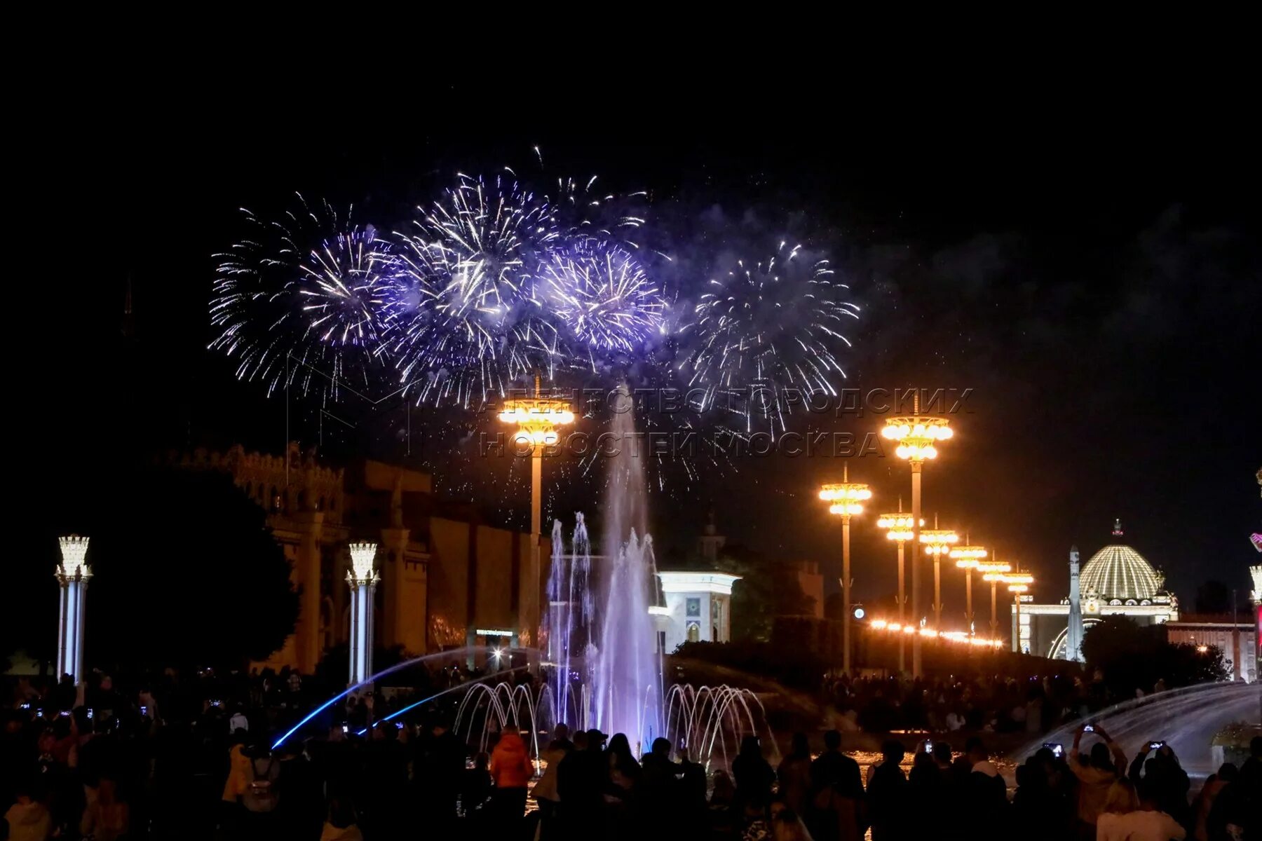 12 день города москвы. Москва 874 день города. День города Москва 2021г. Праздничный концерт ко Дню города в Москве 2021 год. День города Москва 2021 картинки.