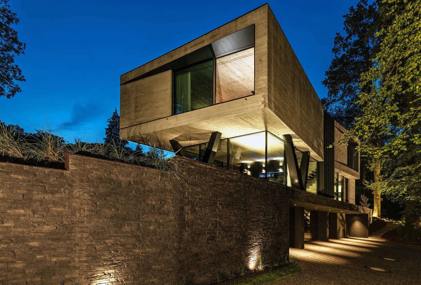 Neo dom. Скульптурная вилла из бетона, германия. villa neo house. дом из бетона. виллы из бетона.
