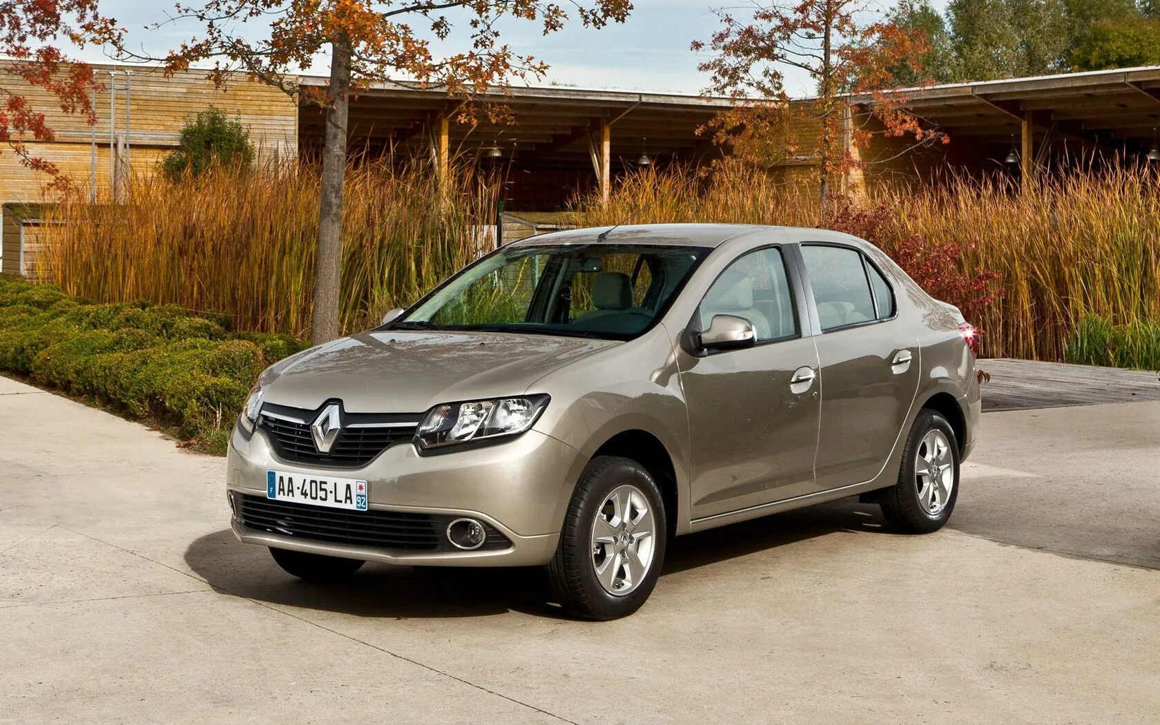 Покажи машину renault. Renault logan ii 2014. renault logan 2014. рено логан 2014г. рено логан 2015.