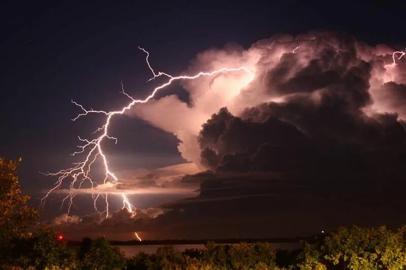Ел lightning