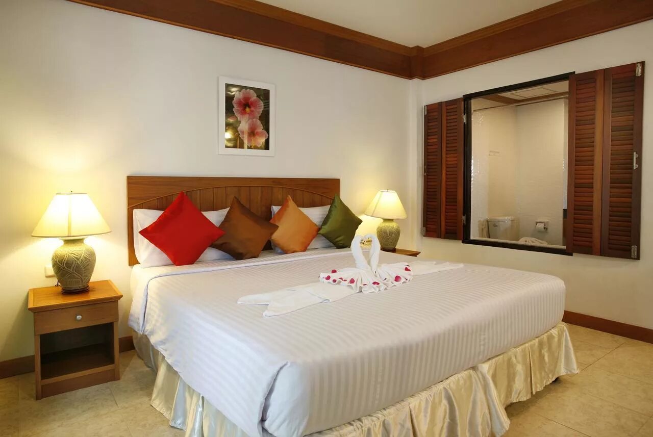 Jiraporn hill resort 3 пхукет. Джирапорн хилл резорт пхукет. jiraporn hill resort patong 3*. отель jiraporn hill resort 3* таиланд, пхукет. отель дилман хилл резорт.