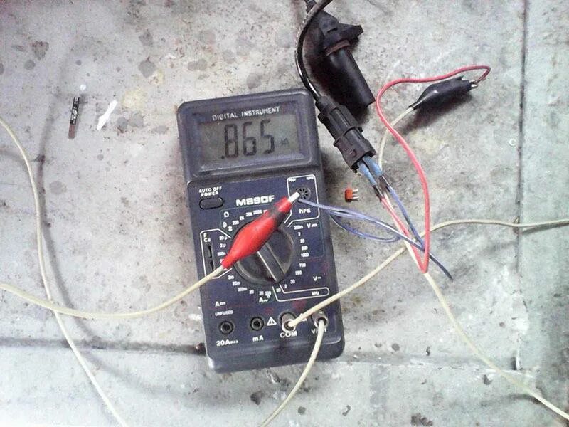 Проверка датчика коленвала ваз 2114. 4 поло сопротивление тестером. Как проверить датчик коленвала ваз. Как проверить датчик коленвала ваз 2110 мультиметром. Сопротивление датчика коленвала ваз 2110.