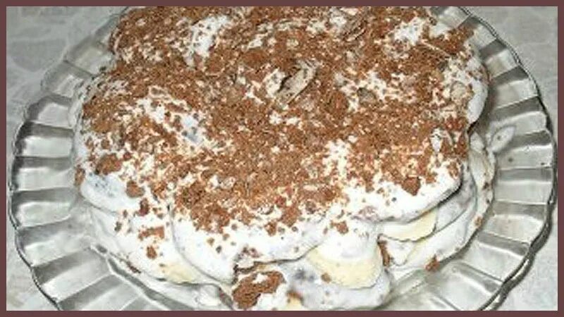 Торт из ушек со сметаной. Торт из пряников и сметаны. тортик из пряников без выпечки. торт из пряников без выпечки со сметаной. тортик из пряников без выпечки без сметаны.
