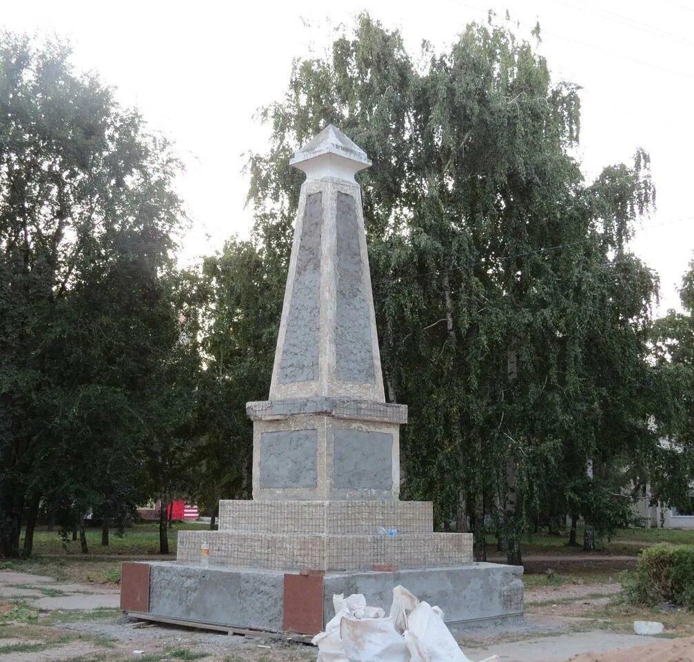 Обелиск установка. Обелиск балаково. памятники балаково. памятники города балаково. исторические памятники балаково.