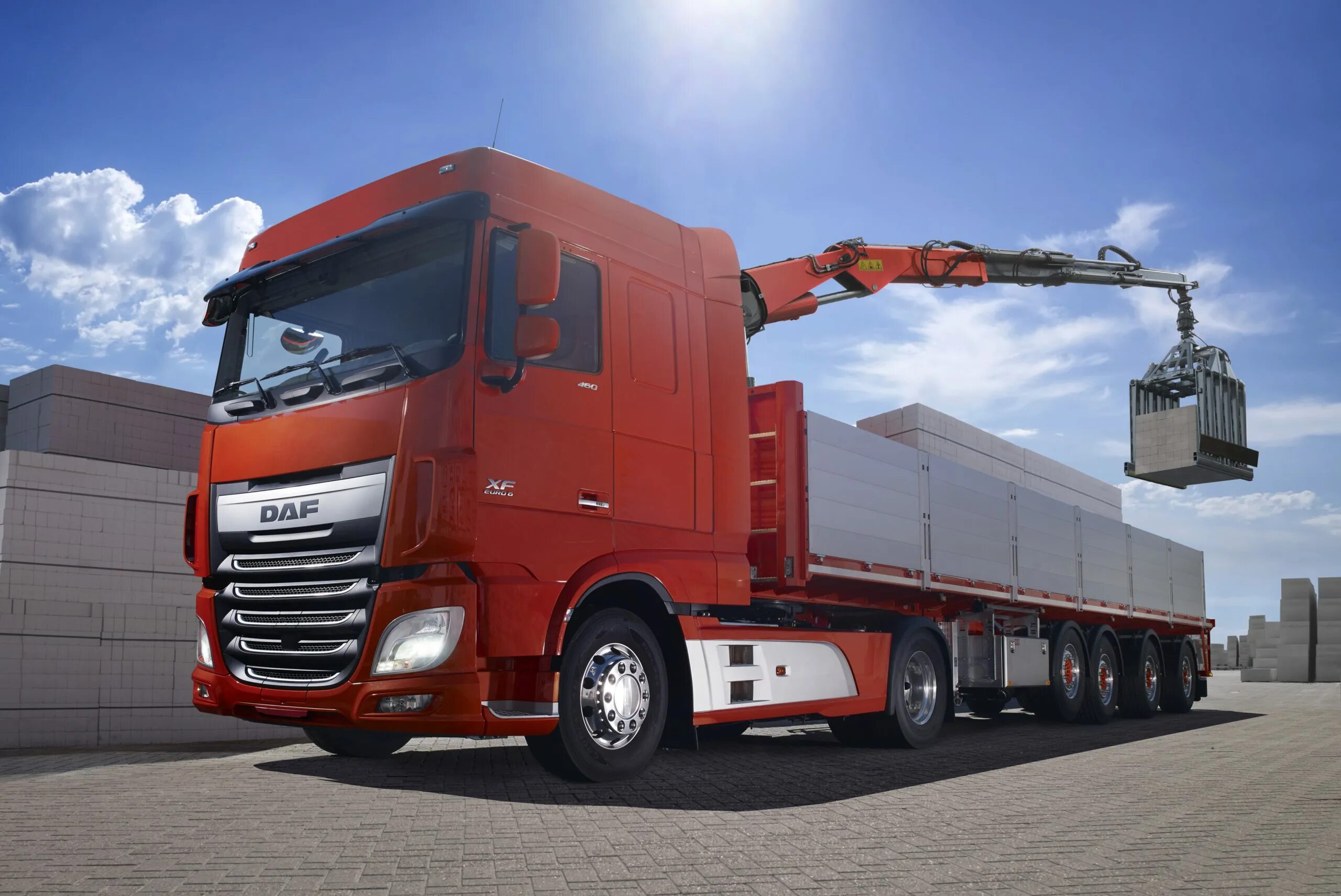 DAF XF 4х2. DAF XF 480 полуприцеп. DAF XF 4x2 седельный тягач. DAF евро 4 фура.