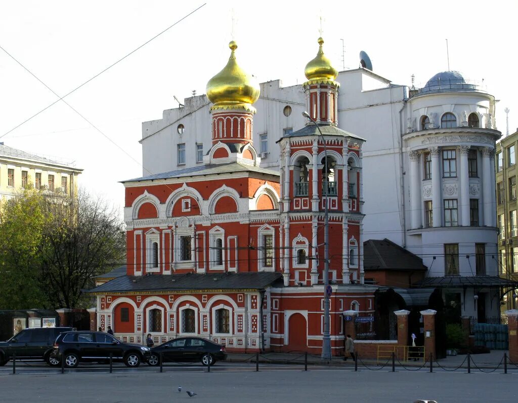 храм на кулишках в москве. церковь всех святых в москве. церковь всех святых на кулишках в москве. храм на китай городе всех святых на кулишках. храм всех святых на куличках москве.