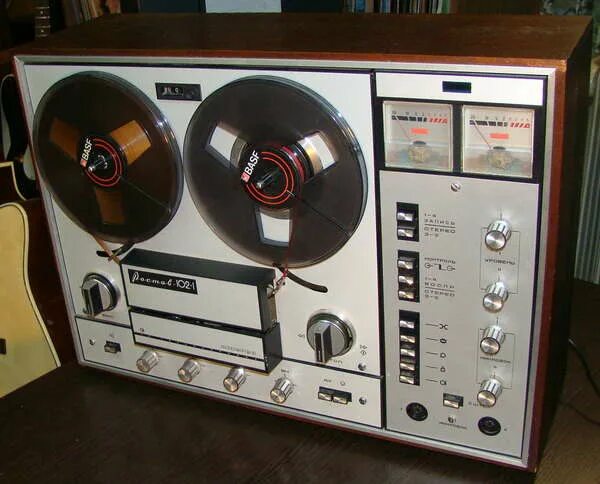 Магнитофон катушечный ростов мк-105 с-1. Ростов 102-1. Бобинный магнитофон ростов 102. Ростов 102. Бобинный магнитофон ростов 102.