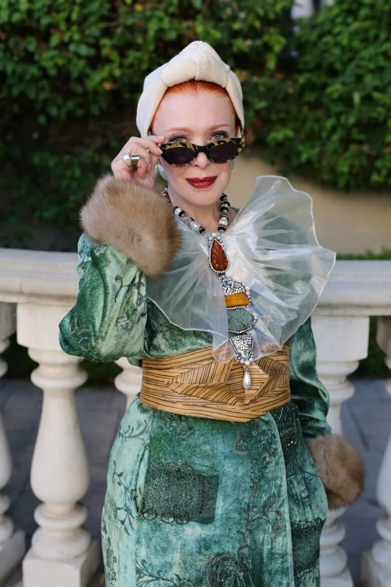 Экстравагантный. Экстравагантный. Платье в драматическом стиле. Экстравагантный. Стильные яркие образы.