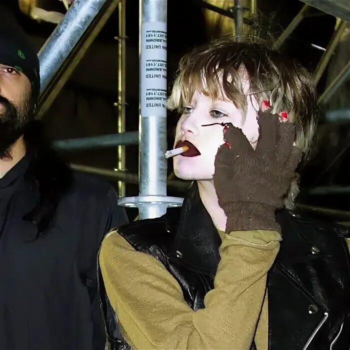 Группа crystal castles элис. Crystal castles lollapalooza. Crystal castles. Amnesty ii crystal castles. Frail crystal castles.