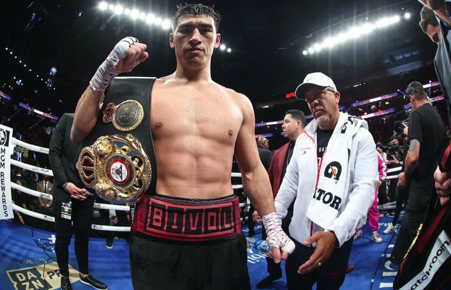 Wbc wba ibf. Пояс чемпиона мира по боксу iba. Александр поветкин боксер. Iba чемпионский пояс. Iba пояс по боксу.