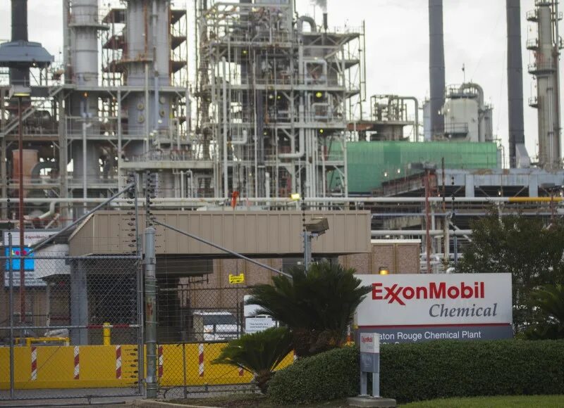 Exxonmobil iraq. Нефтяная компания эксон. Exxonmobil завод. Exxonmobil завод. Exxonmobil dubai.