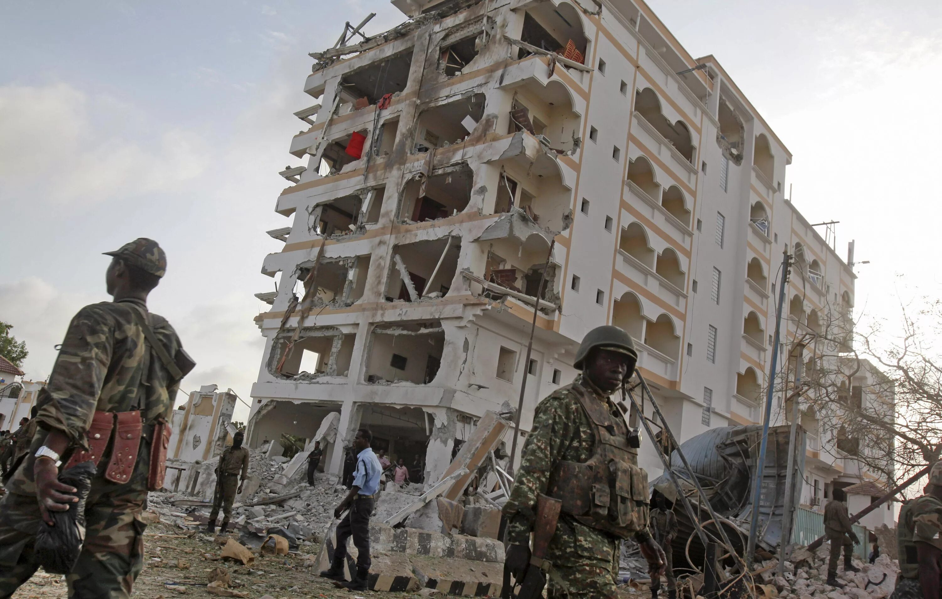 Теракт в могадишо отель. Могадишо столица Сомали. Штурм резиденции Могадишо. Сомали Могадишо жилищный район.