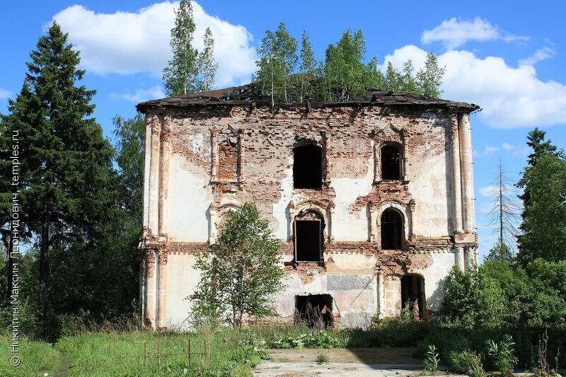 Подслушано коротово. Улома Вологодская область. Церковь Троицы Живоначальной Вологодская область. Череповецкий район село Улома. Троицкая Церковь села Улома.