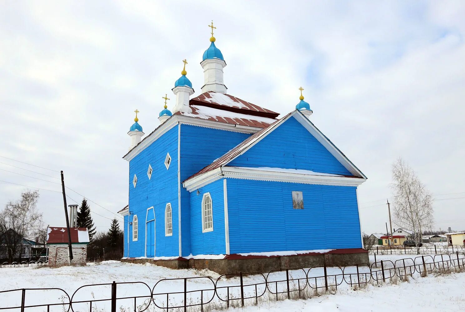 Рыбинские буды курской. Трубеж Обоянский район. Село Трубеж Обоянского района. Церковь Архангела Михаила Центральная улица, Трубеж, Курская область,. Село Трубеж Курская область.