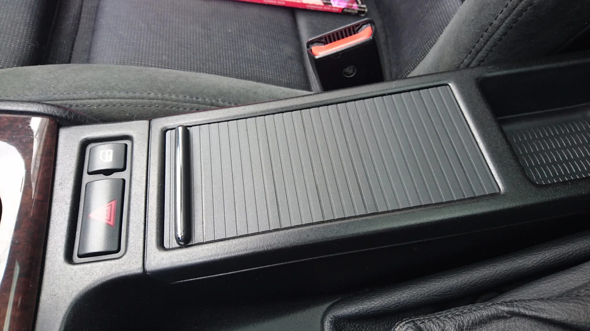 Шторка центральной консоли bmw e46. W204 center console trim and ashtray cover removal. Консоль бмв 3. Шторка центральной консоли bmw e46. Шторка консоли бмв е46.