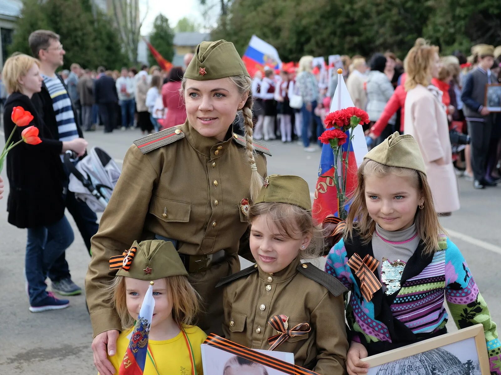 День победы в детском исполнении. 9 Мая дети. Дети в военной форме на 9 мая. День Победы для детей. Одеться на 9 мая.