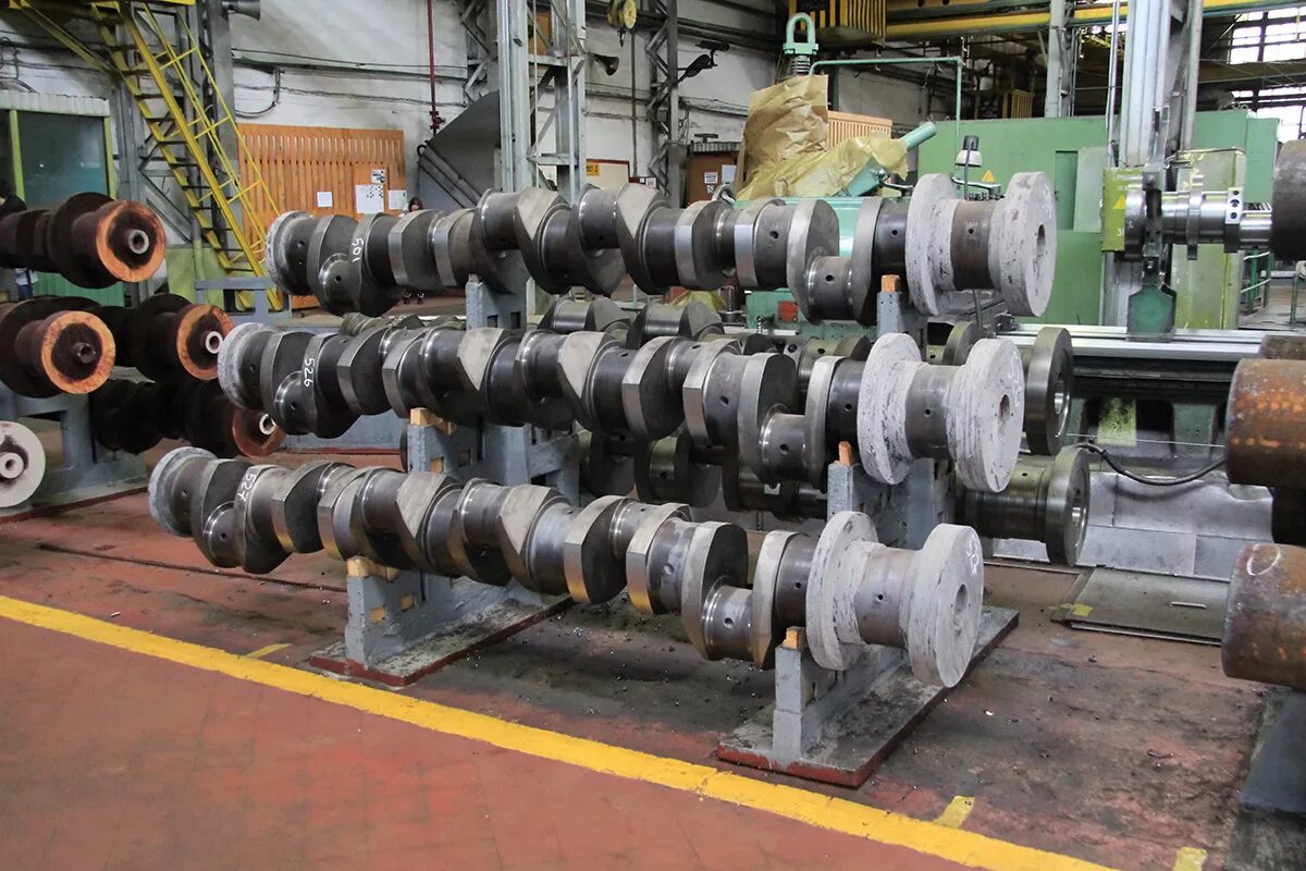 Коленвал ваз 11183. Коленчатый вал ваз 2108. Вал из чугуна. Коленчатый коленчатый вал ваз 2108. Коленчатый вал марка чугуна.