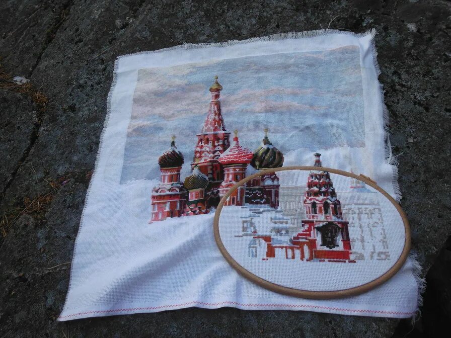 Риолис кижи. Вышивка московский. Московский дворик. Вышивка храм василия блаженного. Вышивка московский.