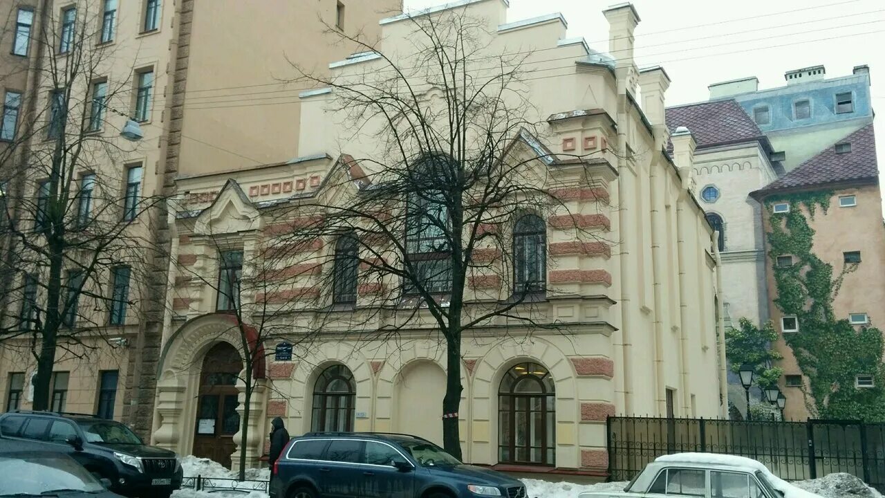 Храм на лахтинской 12. Лахтинская 12. Лахтинская 12. Институт им турнера санкт-петербург. Дворик института турнера на лахтинской.