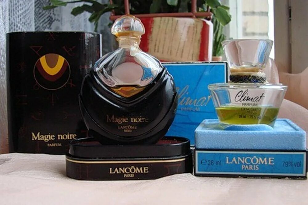 Французские духи "фиджи",ланком. Польские духи 80 года. Сигнатюр духи болгария. Французские духи 80-х 90-х. Французские духи клима ссср.