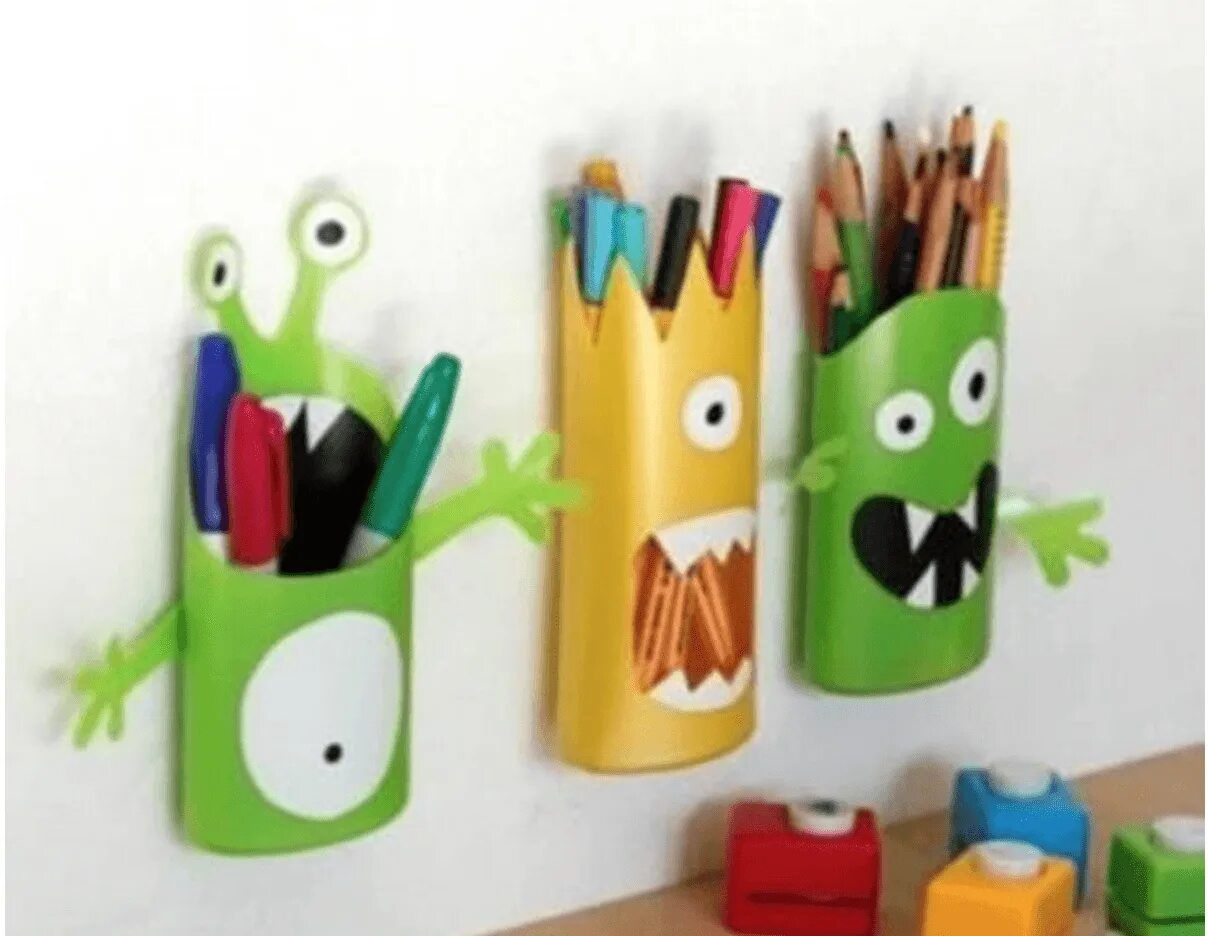 Поделки из бумажных стаканчиков. Подставка под карандаши из пластика. Подделка из аластиковогостаканчика. Поделки из стаканчиков. Поделка из лотка для яиц.