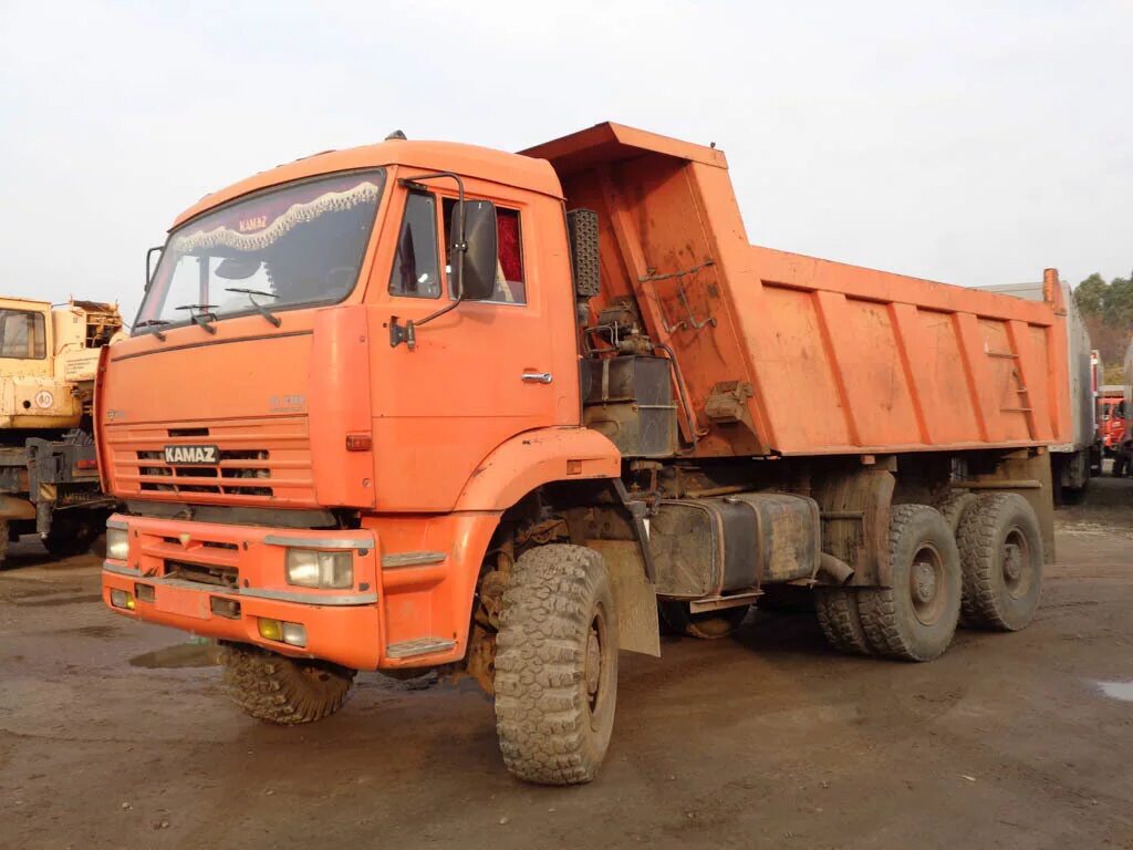 Камаз 6522 вездеход. Камаз 43118 самосвал вездеход. Камаз 6522-43 самосвал. Камаз 65111 самосвал. Работа водителем самосвала камаз вездехода.