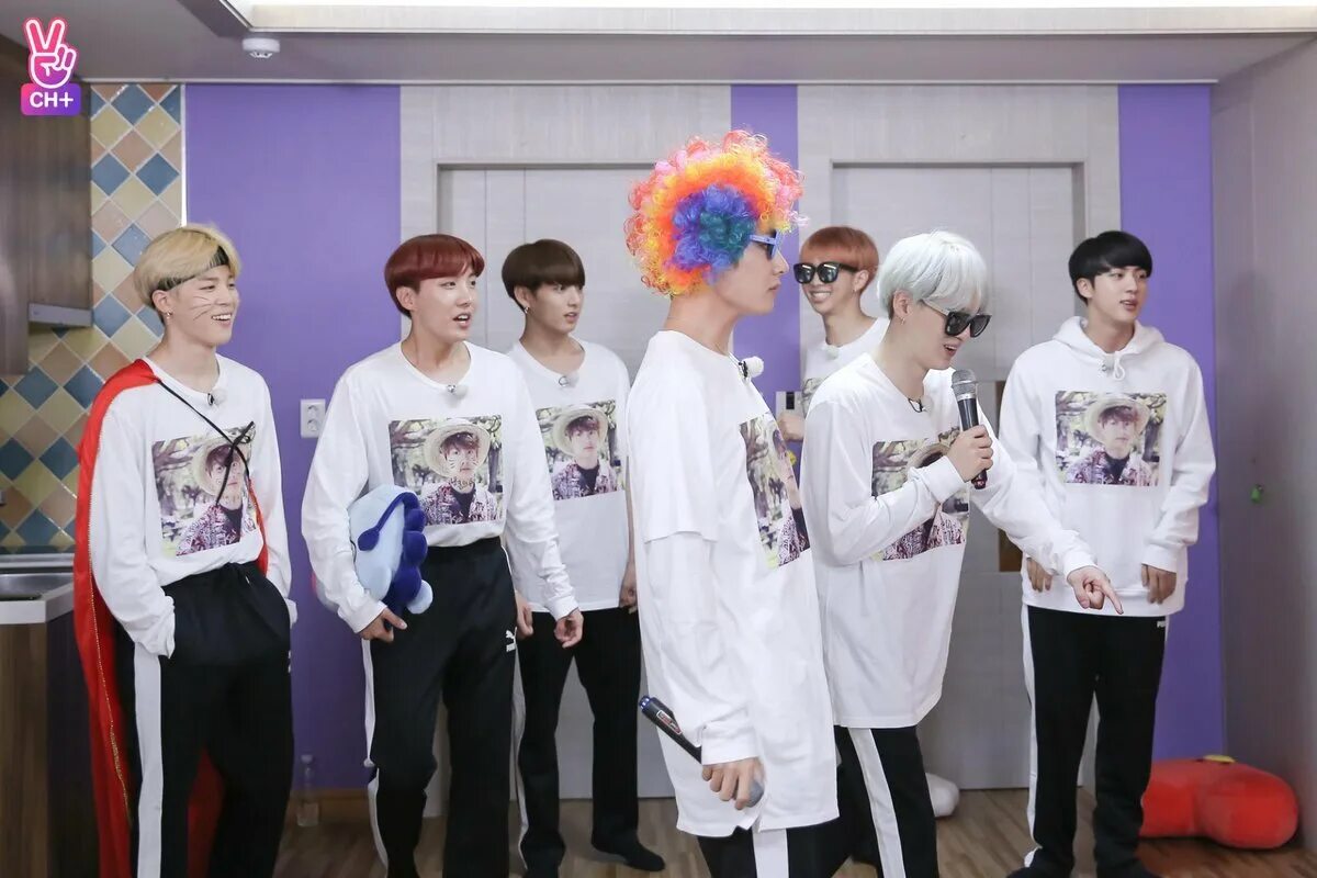 Лучшие ран бтс. РАН БТС 2015. Run BTS шоу. Run БТС 2015. BTS 2015.