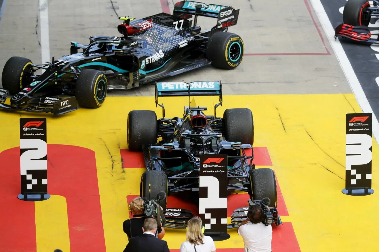 Econoline 9w v2 лампа. Mercedes amg petronas f1 team. Mercedes amg petronas f1 2021. Mercedes w06 f1. Mercedes benz 170.