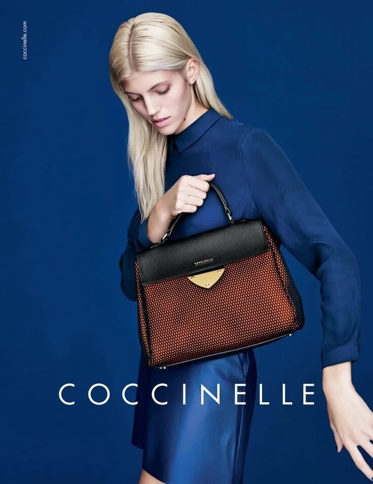 Coccinelle как правильно произносить на русском. Coccinelle сумки. реклама сумок coccinelle. бренд коксинель. рекламная кампания кочинелли.