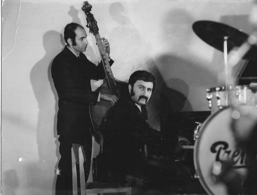 дагестанский национальный барабан. трио кавказ вагиф. трио кавказ пластинка. грузинский джаз. кавказ джаз.