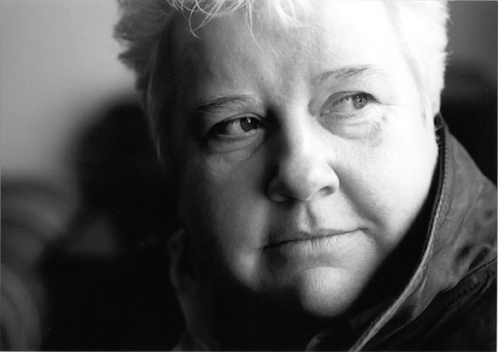 Макдермид. Val MCDERMID. Тони Хилл Вэл Макдермид. Шотландская писательница. Вэл макдермид