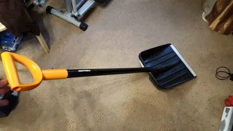 Скрепер fiskars solid